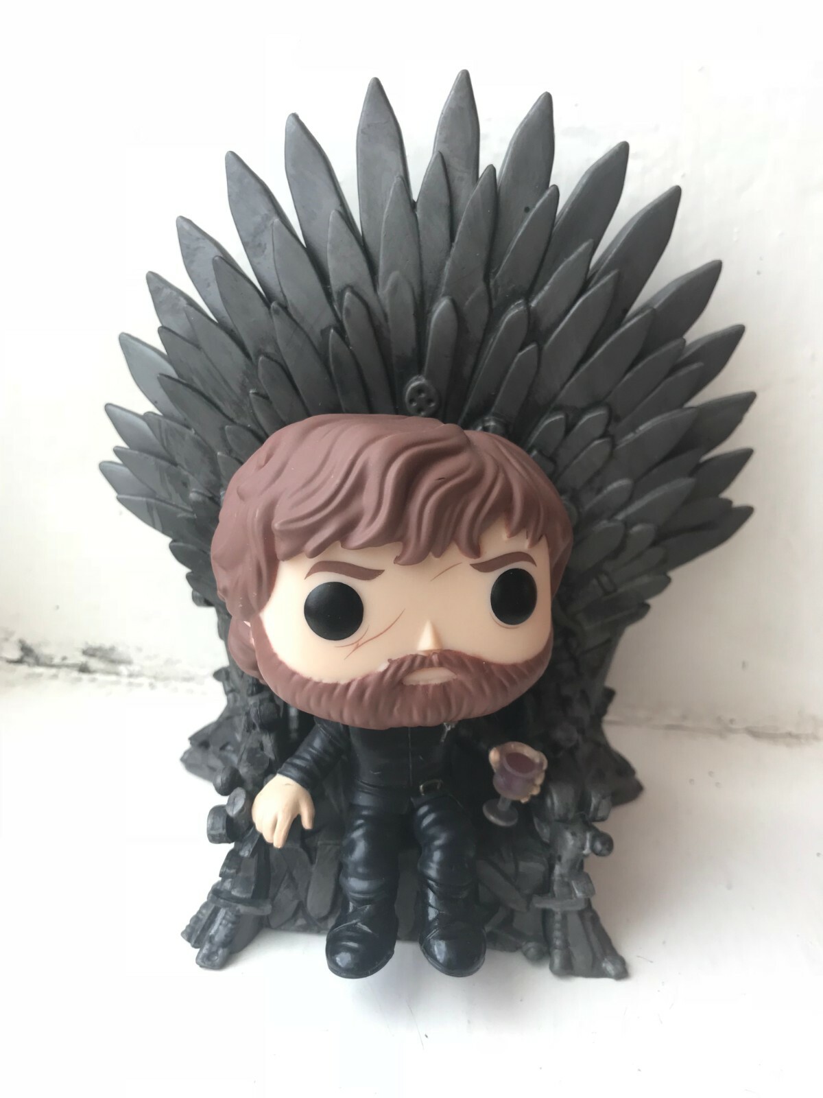 Funko pop! ゲーム・オブ・スローンズ Tyrion Lannister FUNKO POP VINYL #71 TYRION LANNISTER ON IRON THRONE FIGURE