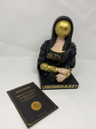 Chinatown Market x Mighty Jaxx Smiley Mona Lisa Figure Art