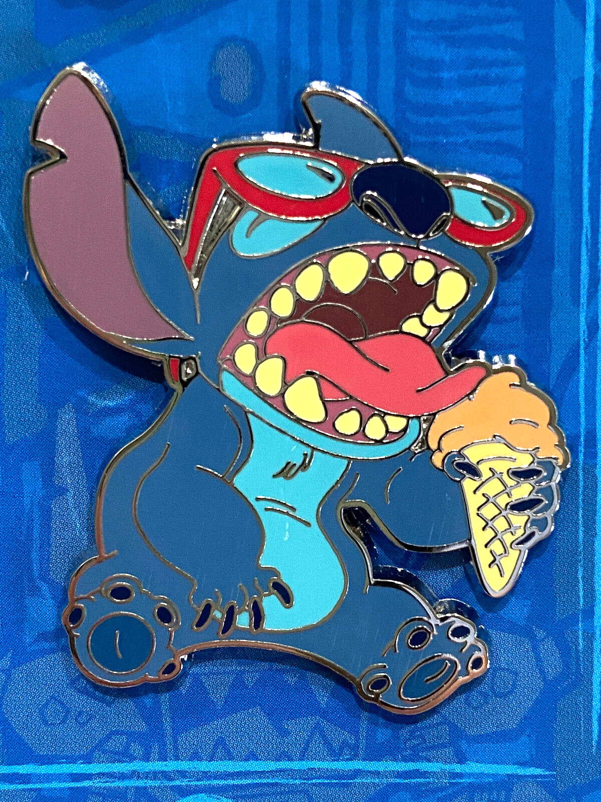 Disney - gelatoページ 2014 Disney Booster Pin Stitch With Red Sunglasses Licking