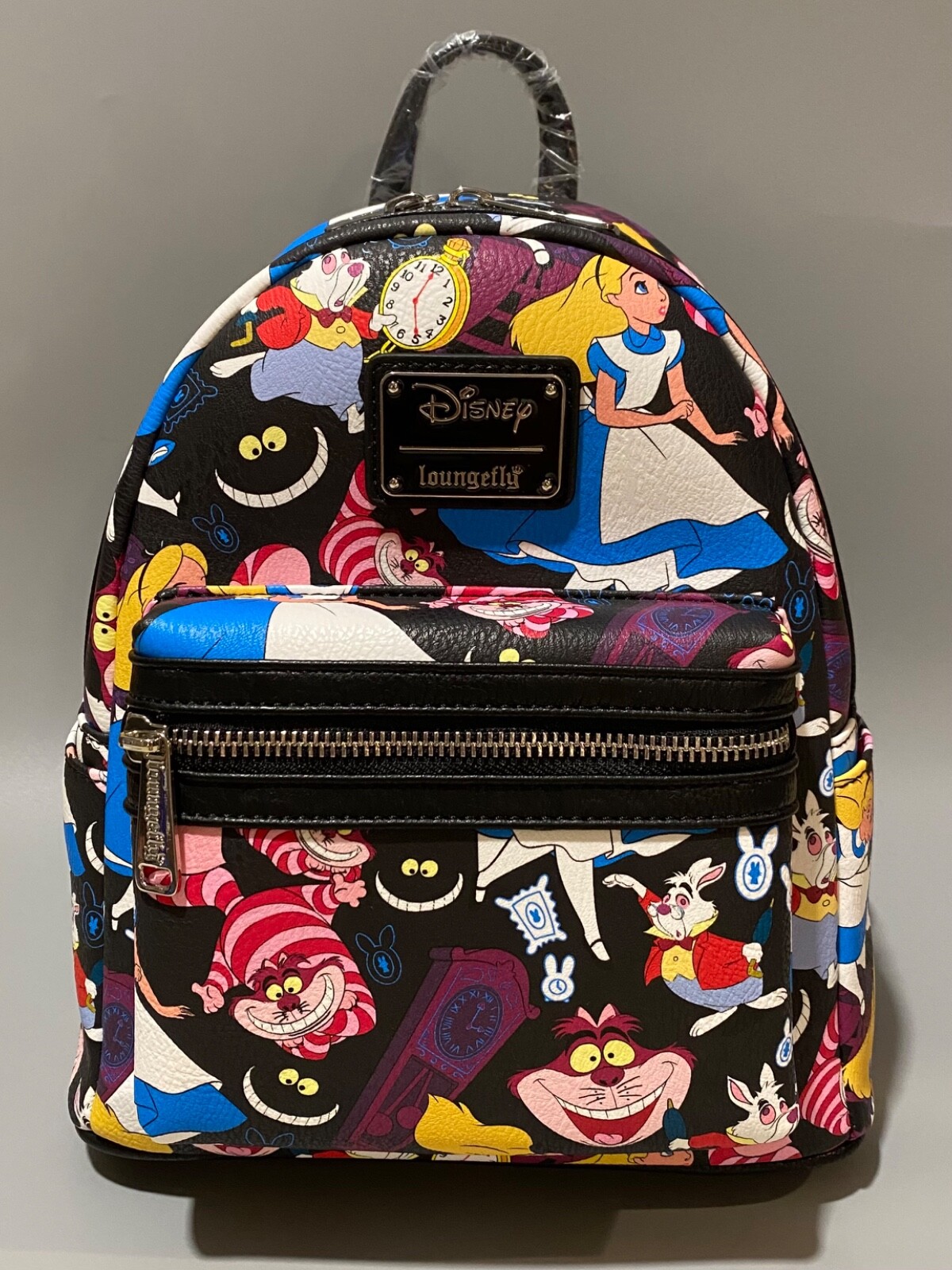 Disney x Loungefly アリス総柄 リュック・バックパック Amazon.com: Loungefly X Disney Alice In Wonderland Allover