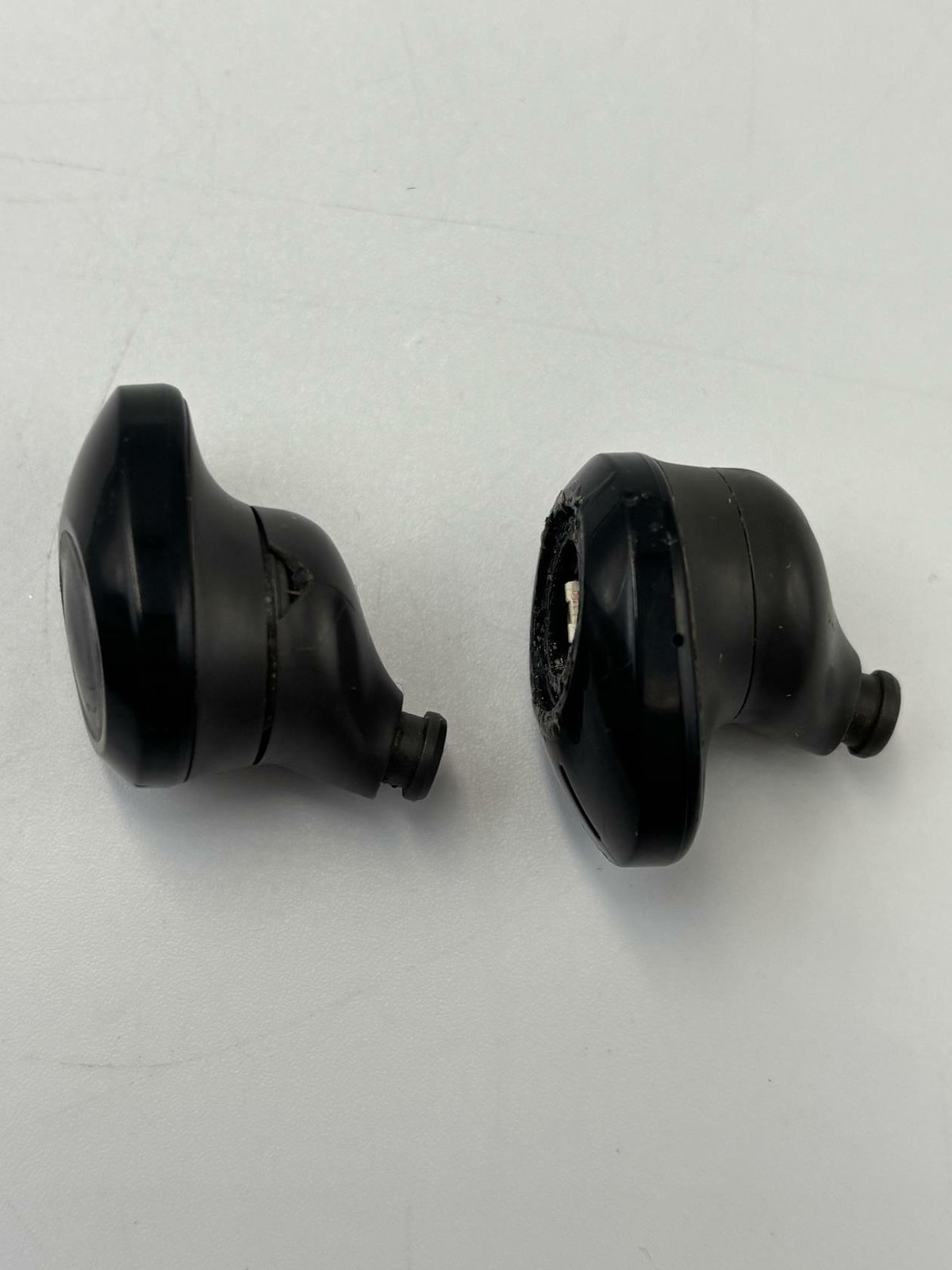 JBL TUNE 120TWS Headphone (Damaged) (NO power) (READ)