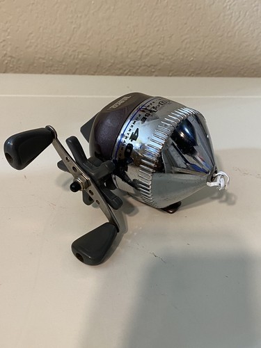 EUC VINTAGE Zebco 404 SE Ultra Smooth Wide Range Drag Spin Cast FISHING Reel