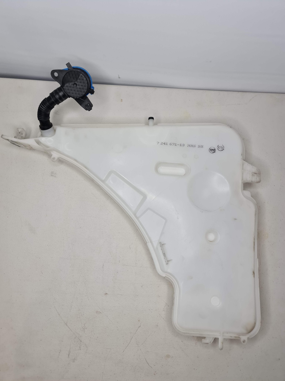 0 Bmw 3 SERIES WASHER BOTTLE TANK RESERVOIR F34 GT 2013-2020 7241671 7241672 image 3