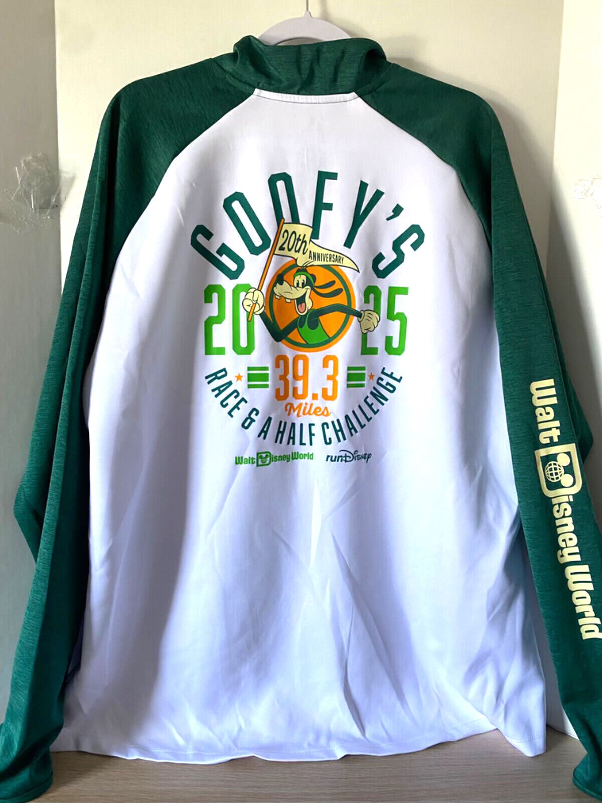 Disney Park 2025 Marathon Goofy 20th Anniversary Pullover Disney Park 2025 Marathon Goofy 20th Anniversary Pullover