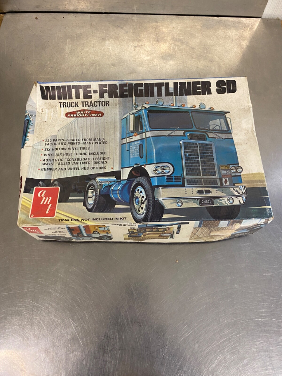 Vintage AMT White Freightliner SD 1/25 Scale Model T-530 | eBay