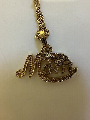 Vintage Avon Mom Daisy Spellout Pendant 17.5-20.5  Goldtone Chain Necklace  2003