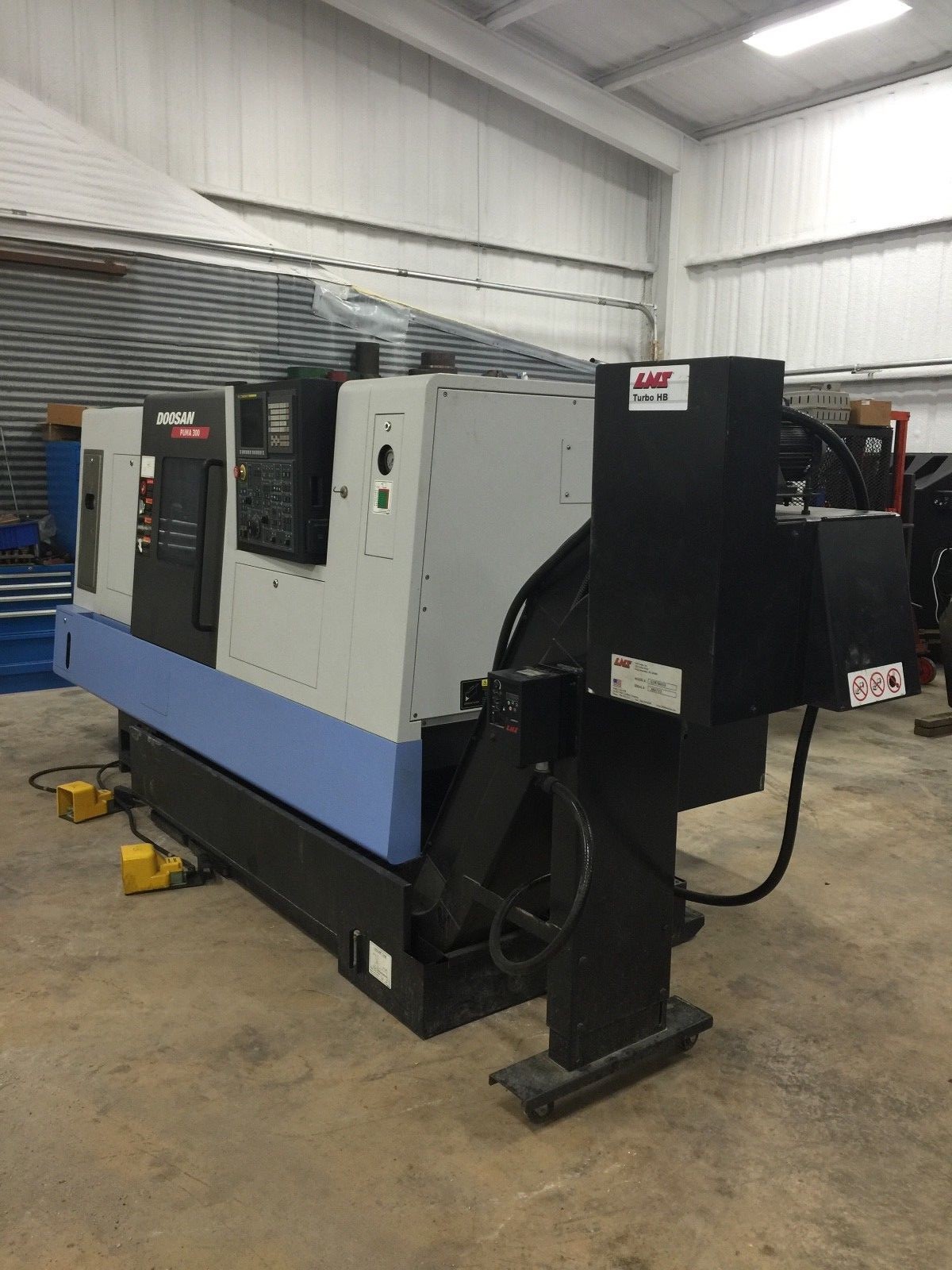 NEW DOOSAN PUMA 300C CNC LATHE WITH AIR CHUCK  