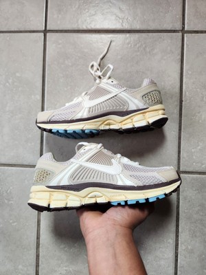 Nike Zoom Vomero 5 Oatmeal Size 6 Women