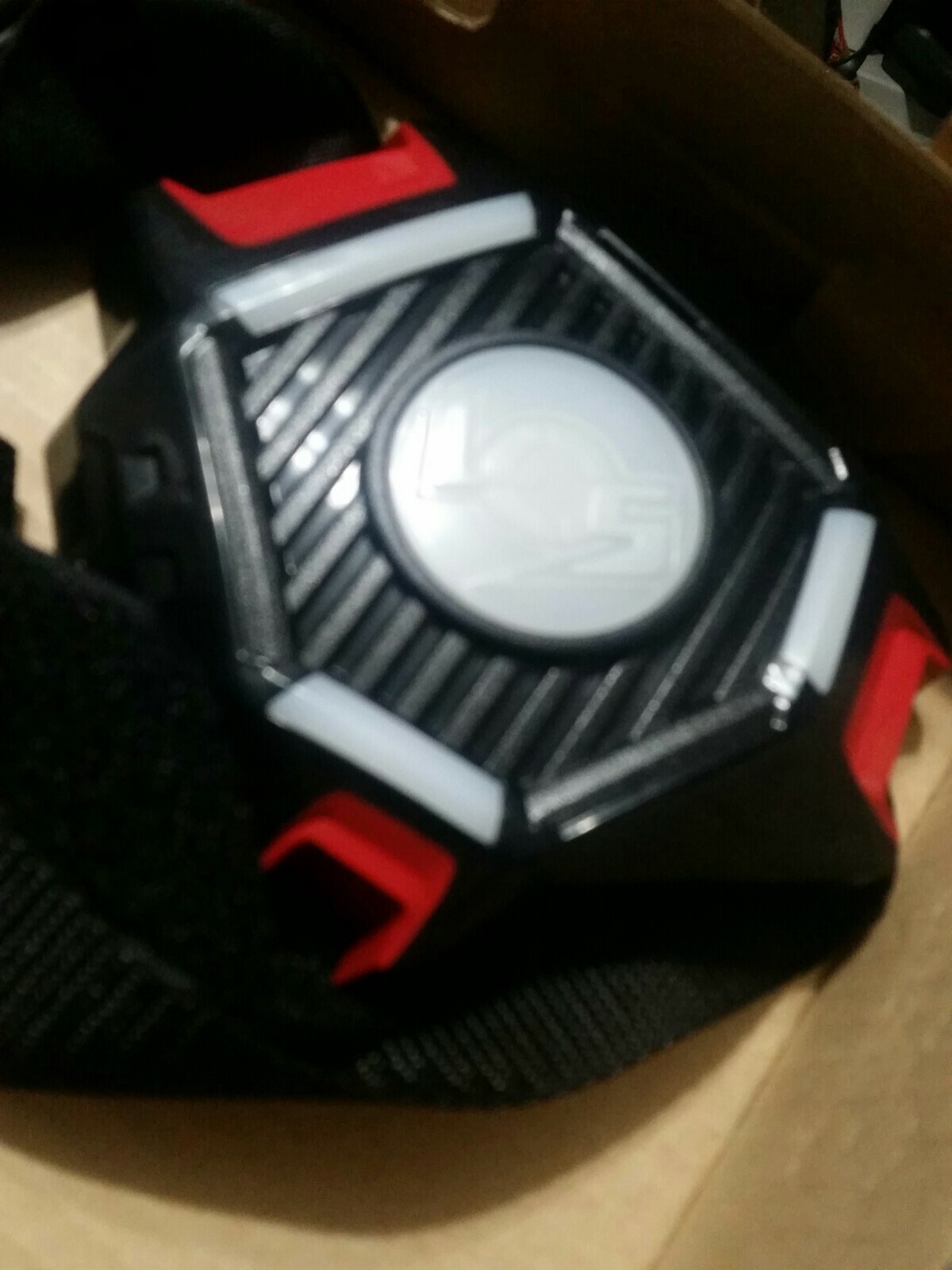 LIGHT STRIKE Tag Game TARGET VEST--WowWee--Health monitor; Friend/Foe Strike ID