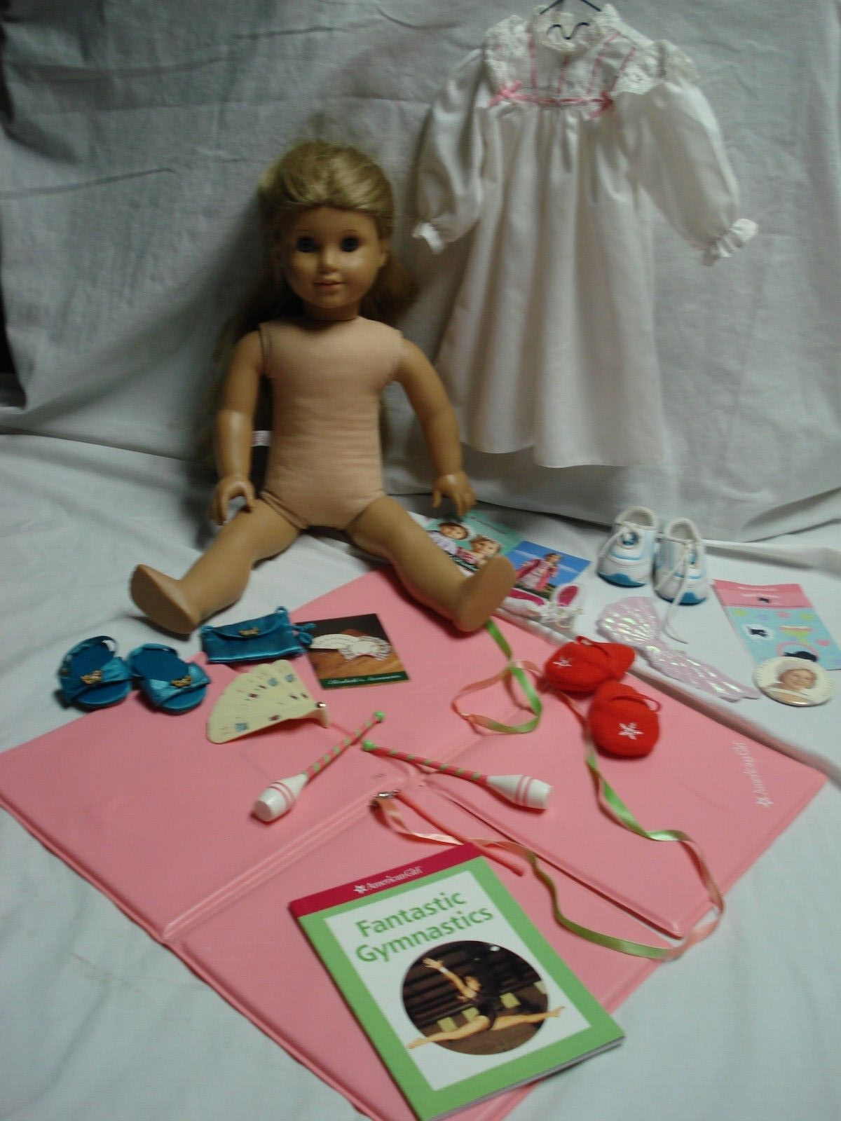 American girl doll Elizabeth Cole w/ some accessories