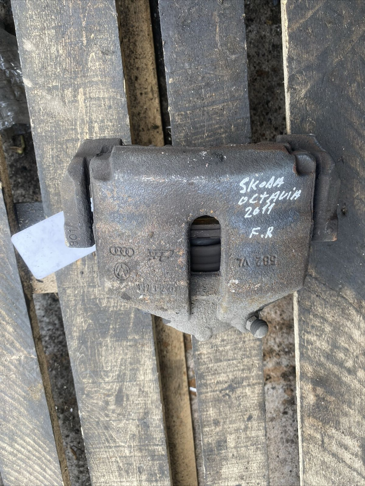 SKODA OCTAVIA BRAKE CALPER DRIVER SIDE FRONT 1K0615124E 2.0D 2011