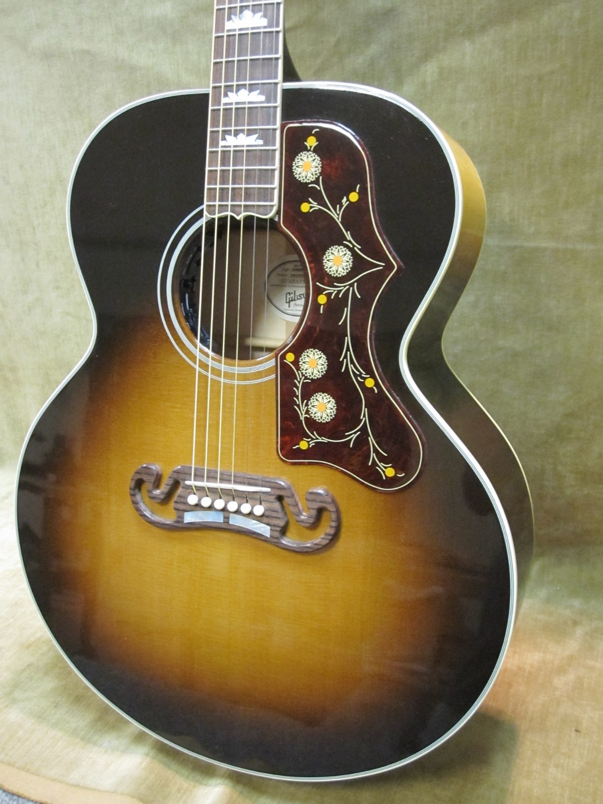 2015 GIBSON SJ-200 SUNBURST JUMBO MINT UNPLAYED W/OHSC & COA FREE US SHIPPING!