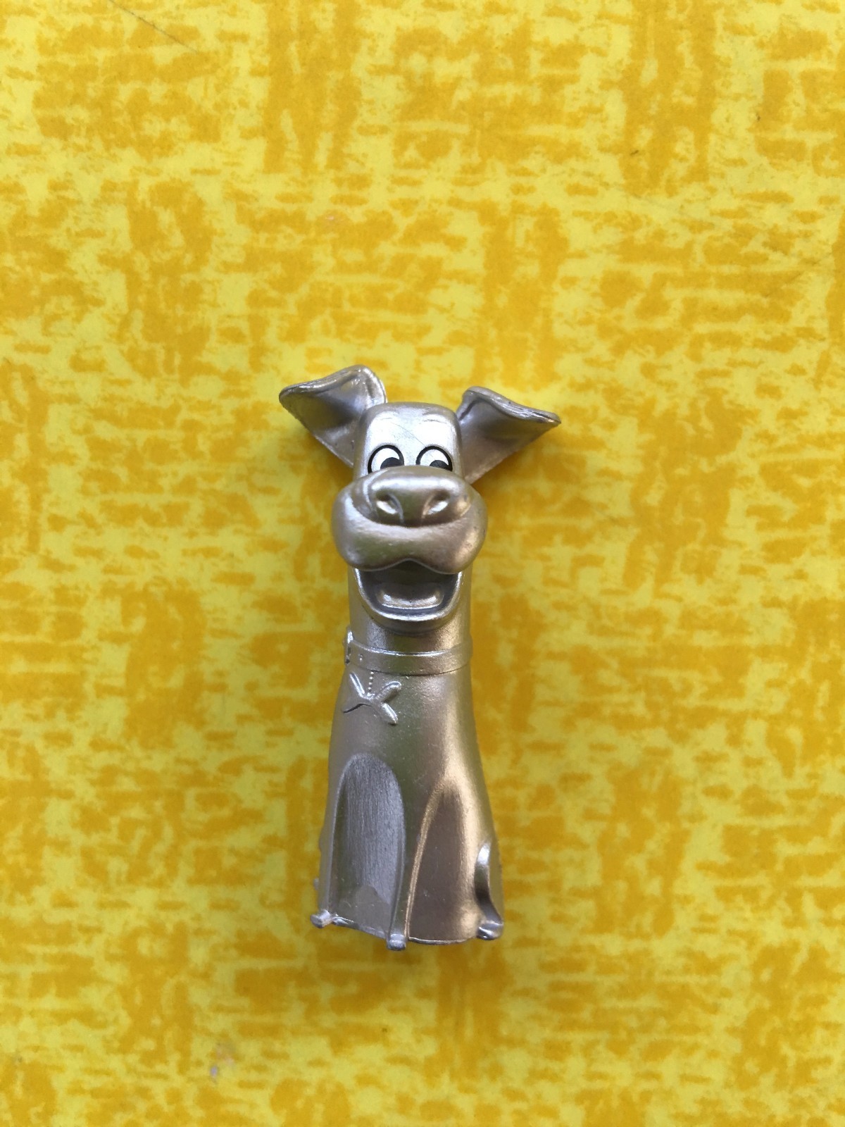 THE SECRET LIFE OF PETS RARE SILVER HAPPY MAX THE DOG SERIES 1 MINI PET FIGURE