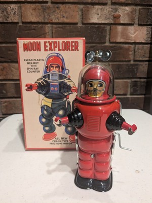 MOON EXPLORER Red Wind up Tin Toy Robot Retro 100% complete/working Original Box