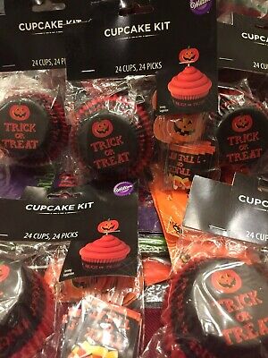 Lot of 2 Miscellaneous Halloween Party Supplies Fright Tape, Garland, Treat Bag