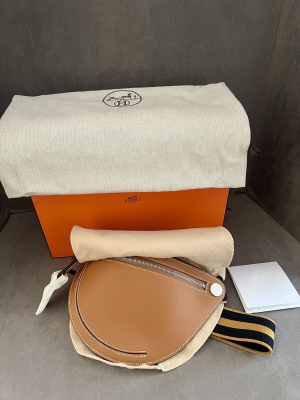 HERMES（エルメス）- Petite Course bag（コースバッグ）クレ HERMES（エルメス）- Petite Course bag（コースバッグ）クレ