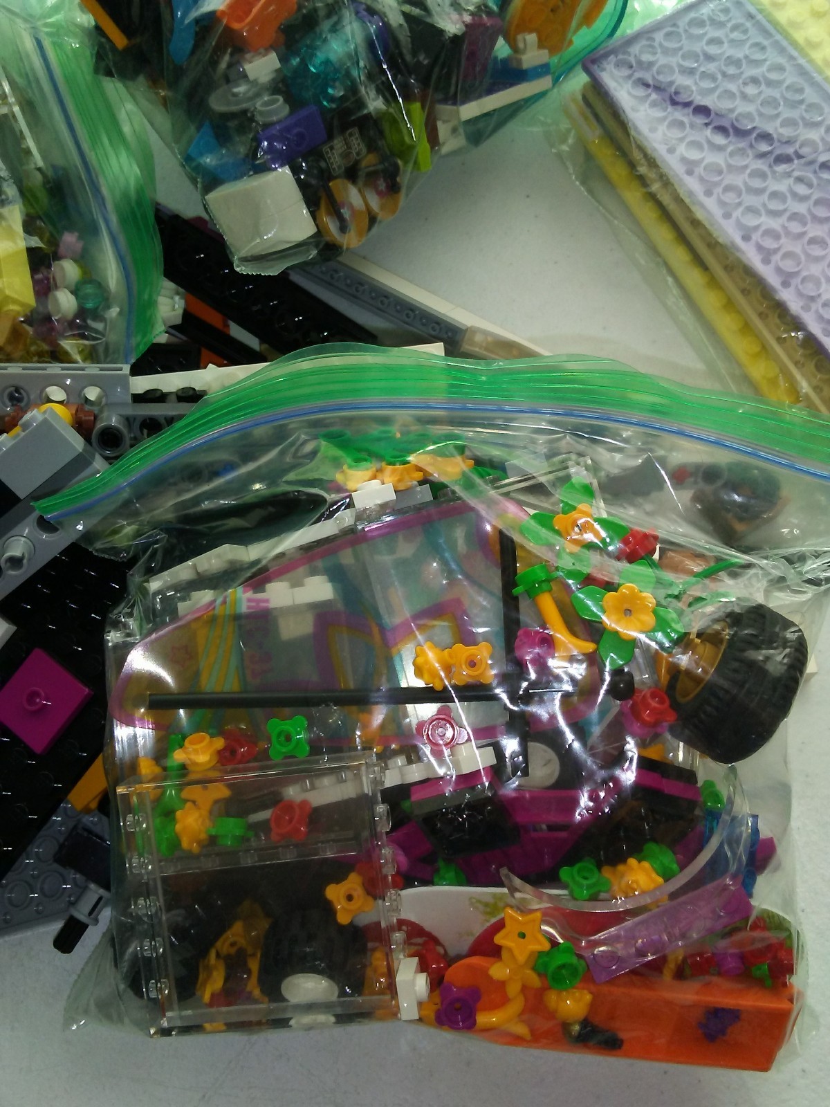 LEGO - 2+ lbs POUNDS MIXED LOT