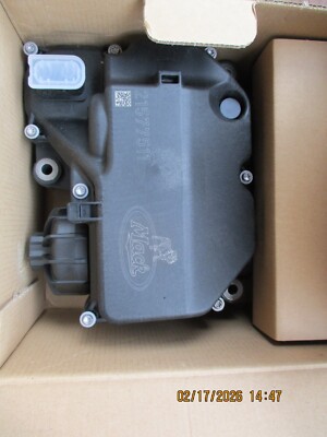Genuine OEM Volvo Mack def pump 12 volts 23753850 23753845