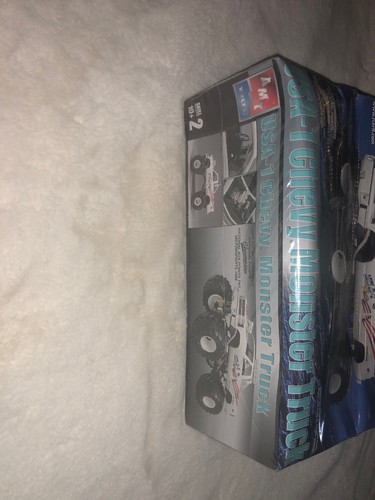 ERTL AMT USA-1 CHEVY MONSTER TRUCK 1:25 SCALE MODEL KIT NEW SEALED