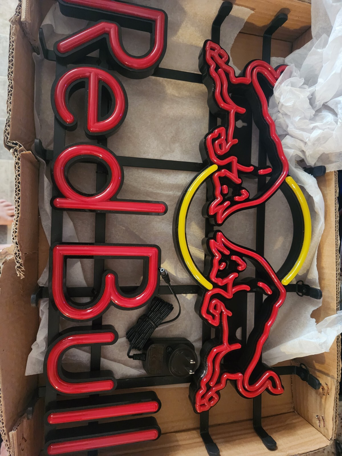 Red Bull ロゴ ライトスタンド Red Bull ロゴ ライトスタンド Red Bull LED sign, still in box