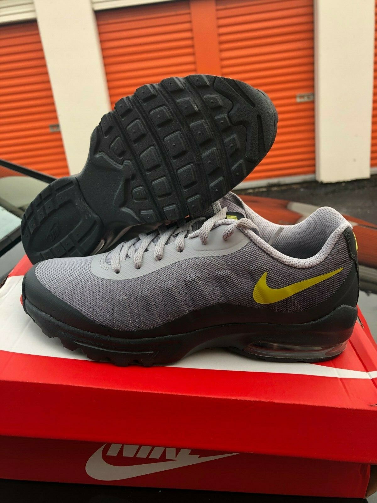nike air max invigor dark grey