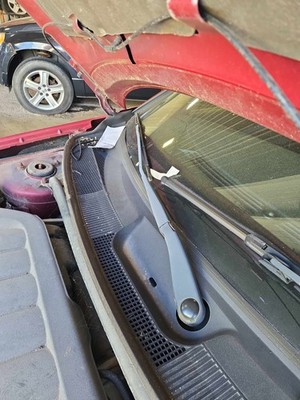 Used Right Wiper Arm fits: CHRYSLER 200 11 12 13 14