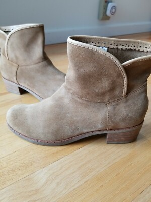 UGG Suede Leather Low Boots Booties Size 9 40 Run Small Exc