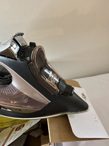 Rowenta DW24 Accessteam Cordreel Iron Auto Off 1725 watts 350 Steam Holes