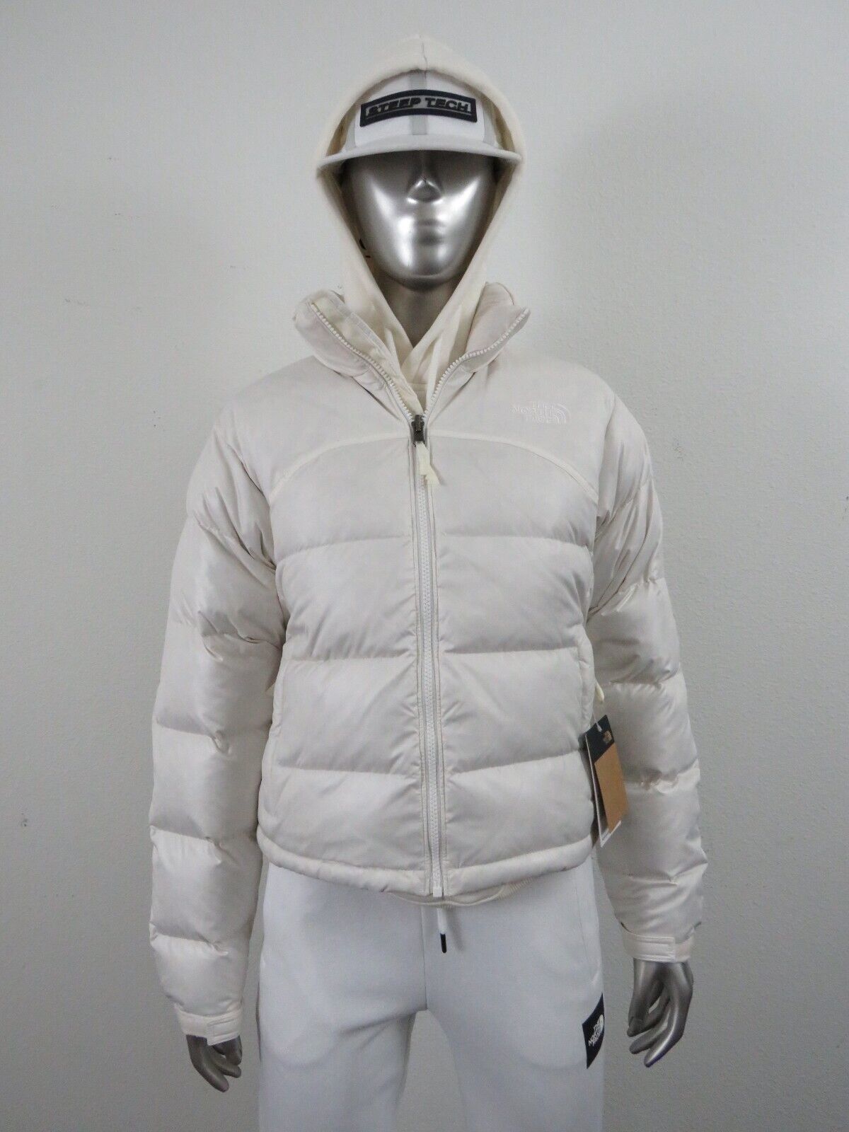 NWT Womens The North Face Retro Nuptse 2000 Short Crop 700 NWT Womens The North Face Retro Nuptse 2000 Short Crop 700