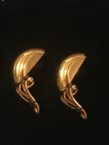 Vintage Gold Tone Clip Earrings
