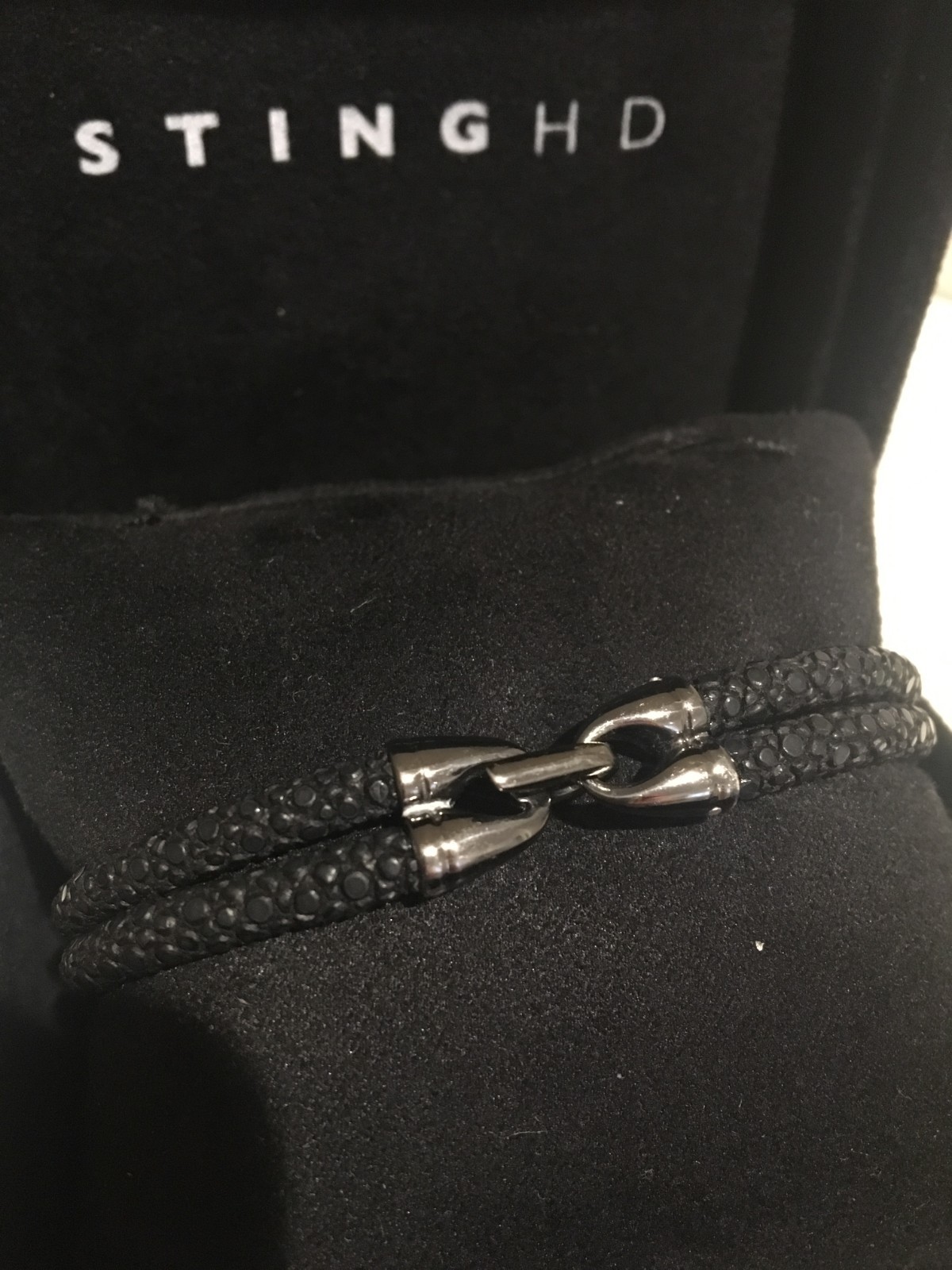 sting hd B430 bracelet (black platinum plated skull) *only preowned on market*