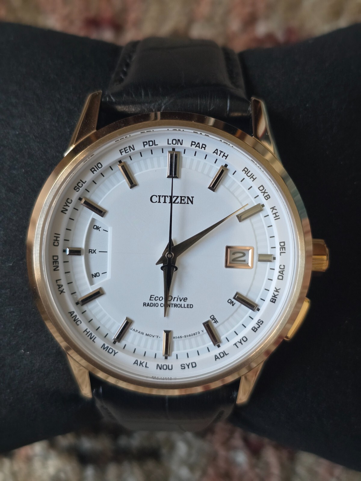 Pre-owned Citizen Radio Controlled Sapphire Crystal White Dial World Time Watch Cb0153-13a