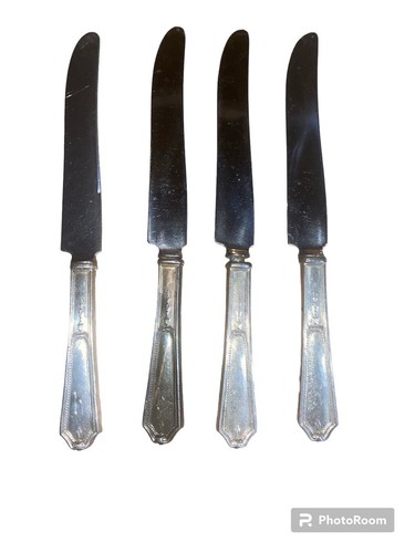 Dinner Knives.  Set Of 4.  9.25” Long