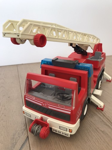 playmobil feuerwehr auto