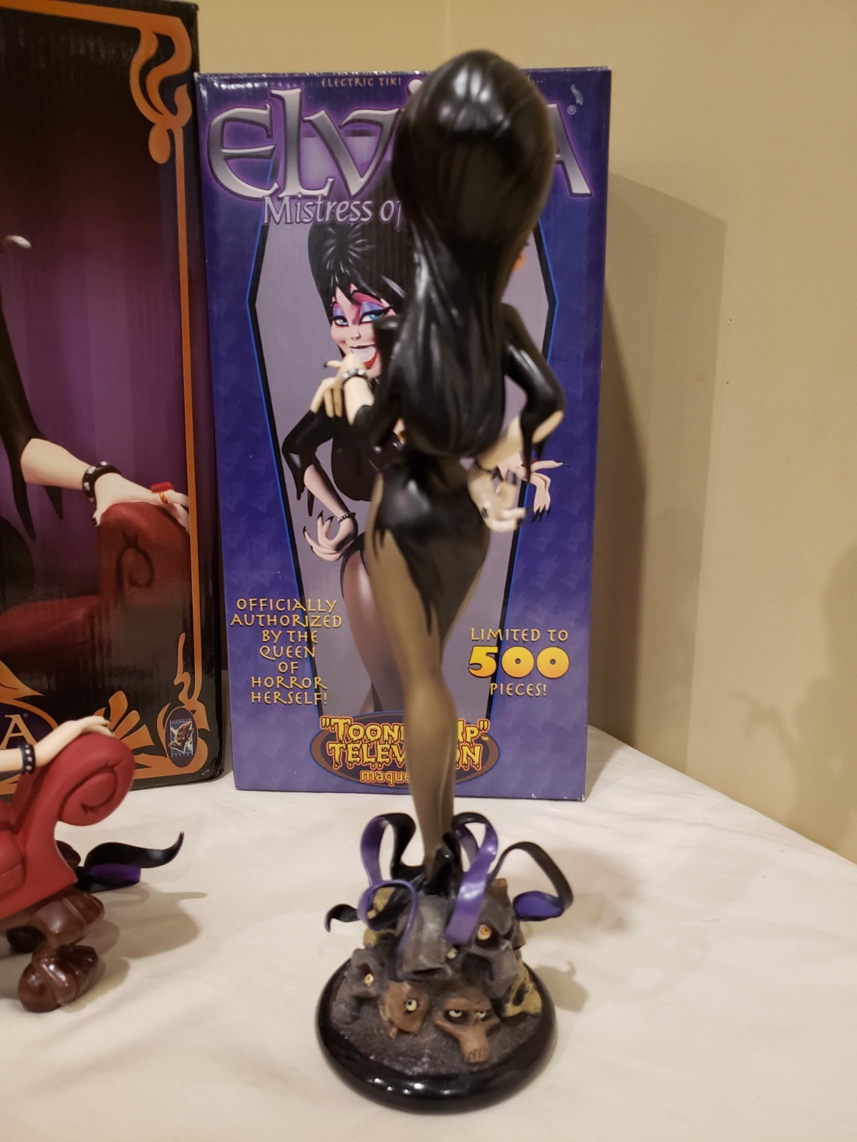 Sideshow Exclusive Electric Tiki ELVIRA Statue Maquette Tooned Up 2 Figure Lot !