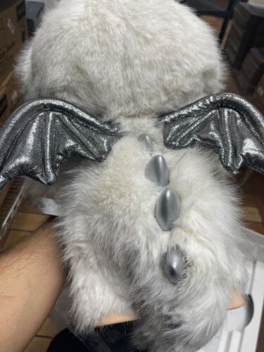 POP MART THE MONSTERS Angel in Clouds Labubu Vinyl Plush POP MART THE MONSTERS Angel in Clouds Labubu Vinyl Plush