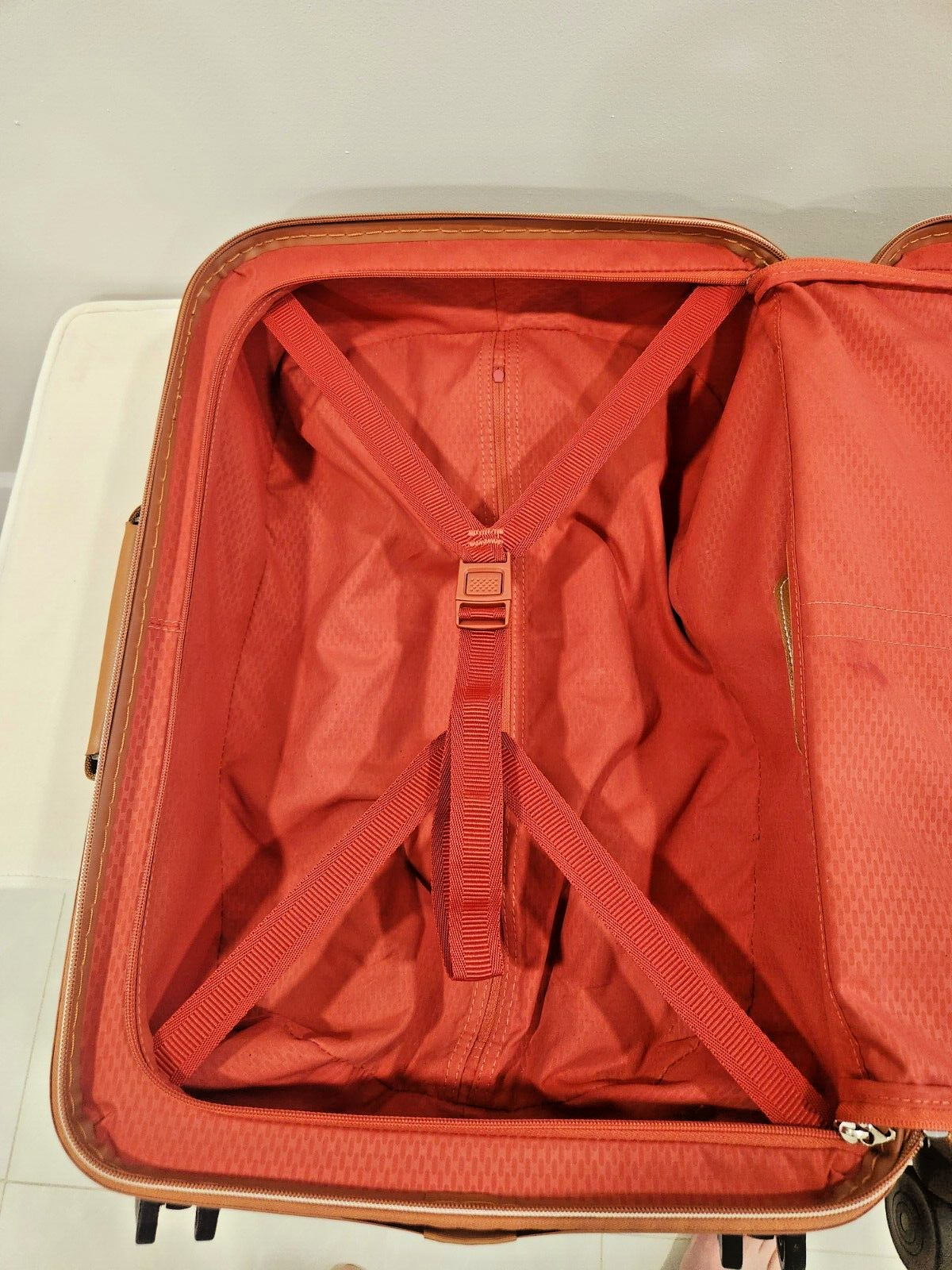 DELSEY Paris Chatelet Hardside Luggage with Spinner Wheels, Carry-on 21 Inch