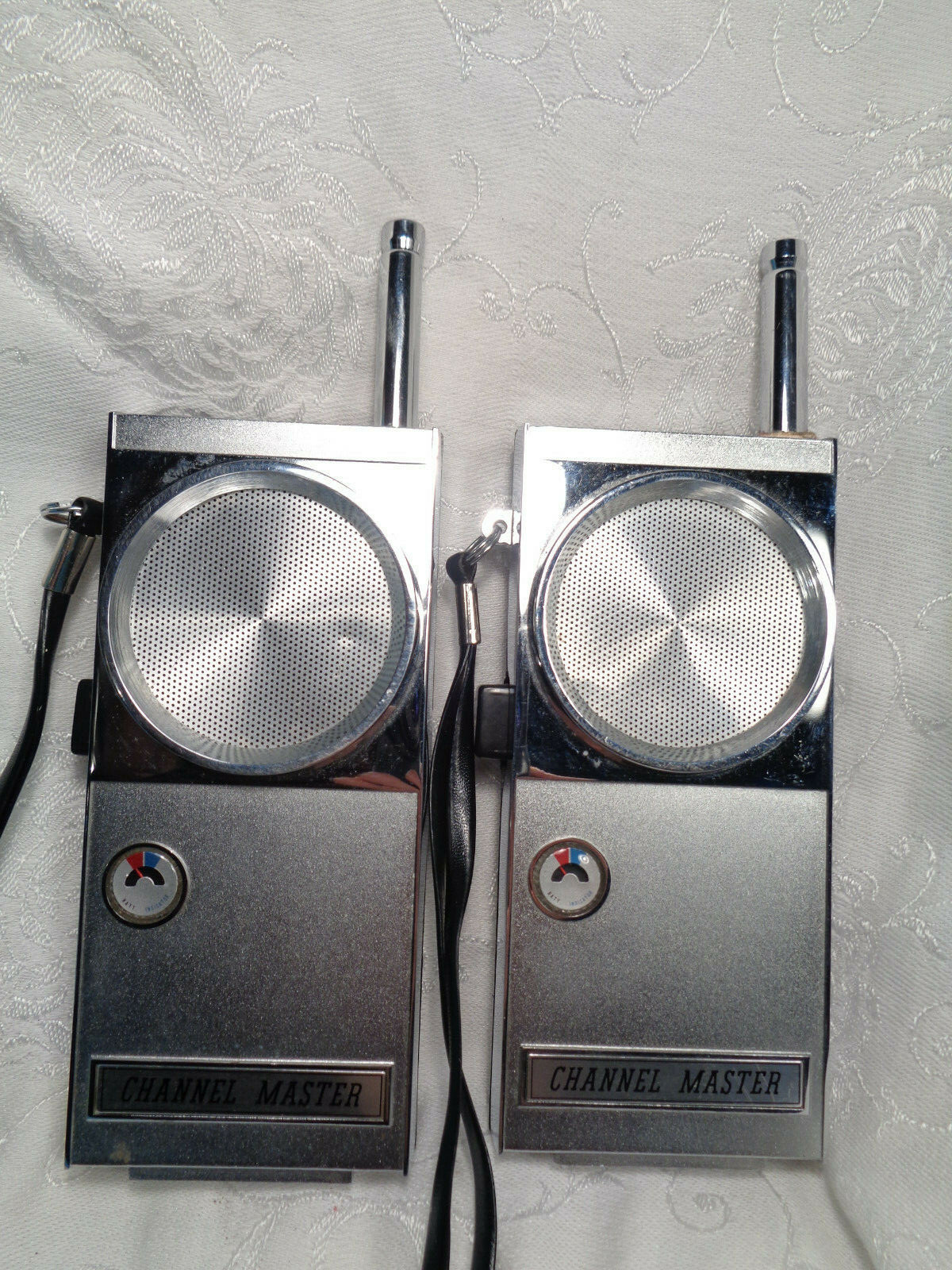 PAIR VINTAGE CHANNEL MASTER TWO WAY TRANSCEIVER WALKIE TALKIE RADIOS 6554 WORK!