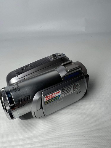 Panasonic 3CCD ビデオカメラ 本体と付属品 パナソニック 3CCD ビデオカメラ 本体付属品バッテリー2個広角