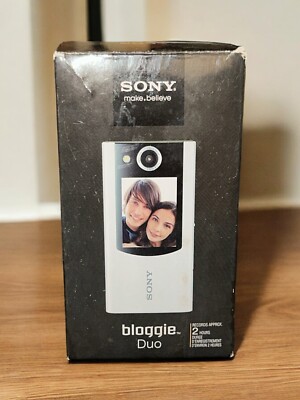 SONY Bloggie Duo 5.1MP Camcorder 4GB Dual Screen MHS-FS2 (Violet / Purple)