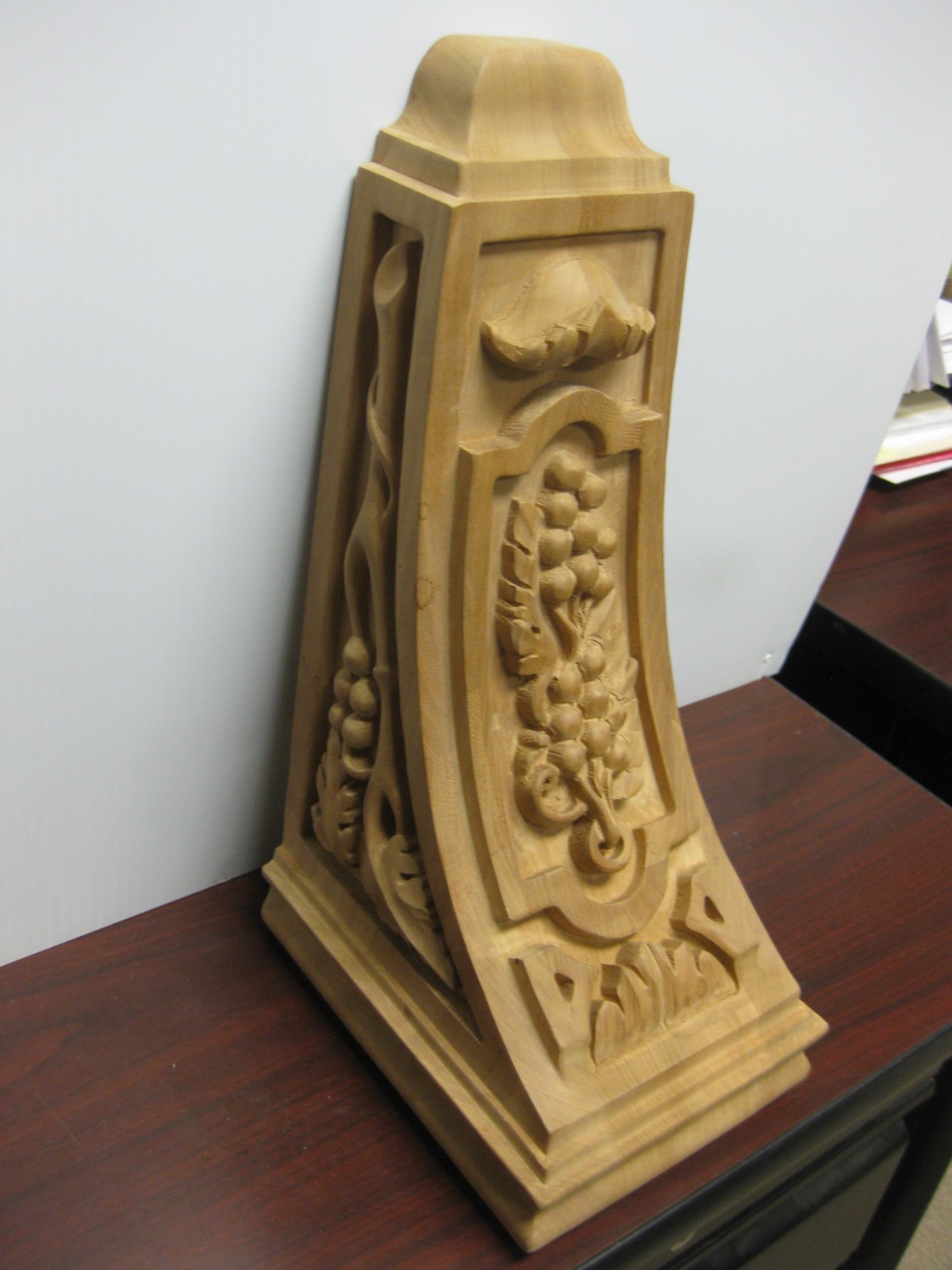 Enkeboll Designs Wooden Corbel with Grape Motif CBL-Y02C