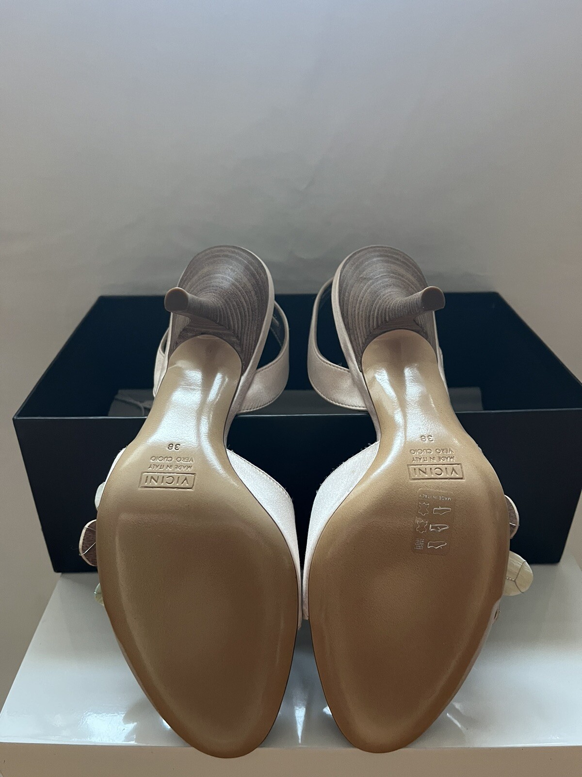 GIUSEPPE ZANOTTI VICINI VINTAGE WOMANS HIGH HEELS SHOES ITALY 38 RASO  DOPPIATO: купить с доставкой из США, цена 30 953 руб - (325108360897)