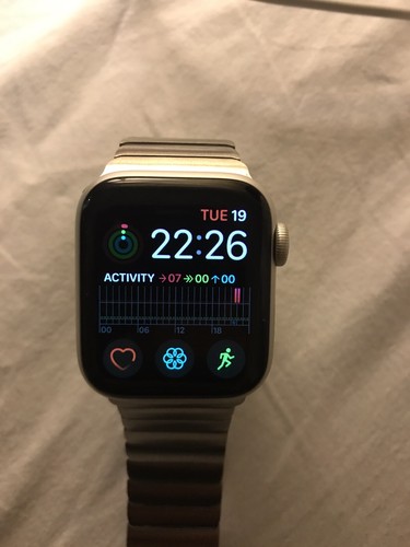 Apple Watch Series 6 GPS + LTE w/ 40MM Silver Aluminum Case Apple Watch Series 6 GPS + LTE w/ 40MM Silver Aluminum Case