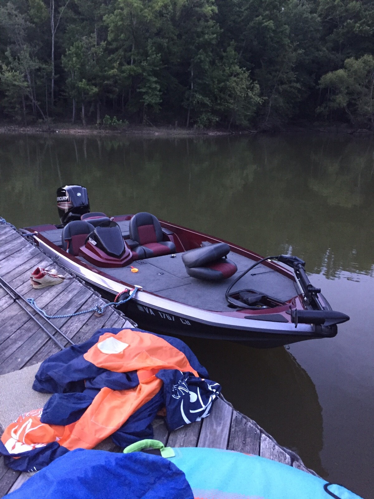 2016 stratos 171/2 foot bass boat