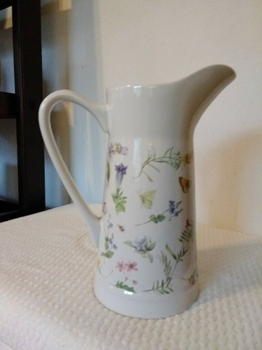 Pitcher, Marjolein Bastin