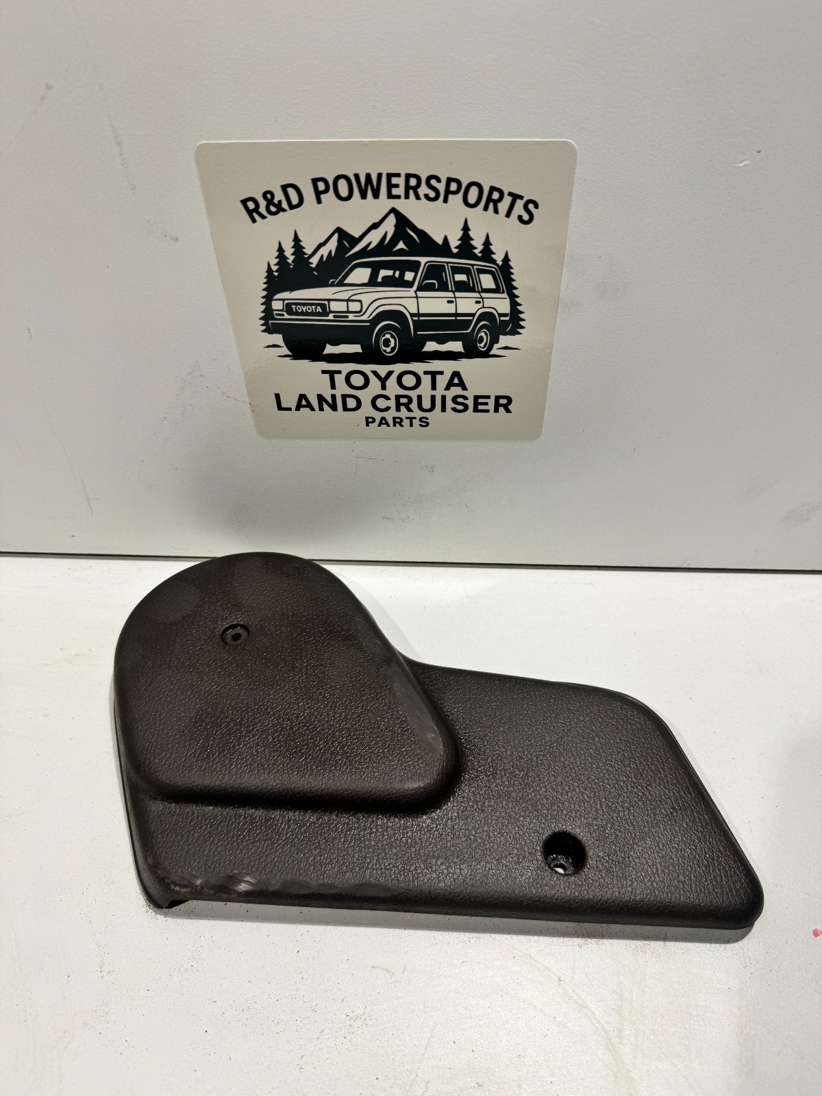 91-93 Toyota Land Cruiser  Seat Plastic Cover  Brown Fj80 71862–60010 brown
