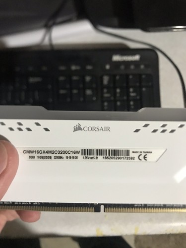 !L@@K! CORSAIR Vengeance RGB Pro 16GB (2 x 8GB) 288-Pin DDR4 DRAM DDR4 3200