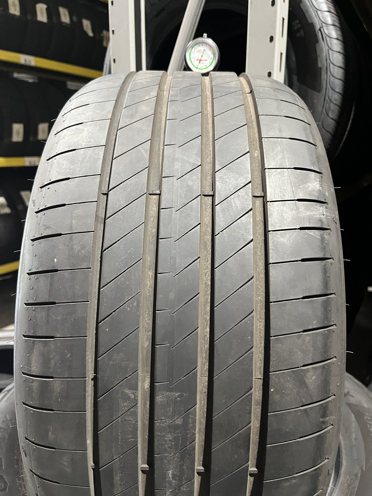 1 Tire Goodyear Eagle F1 Asymmetric 6 285/35R21 105Y DOT.2725 7.75/32
