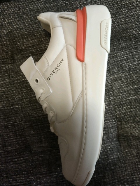 Givenchy Wing Grained Leather Sneakers 