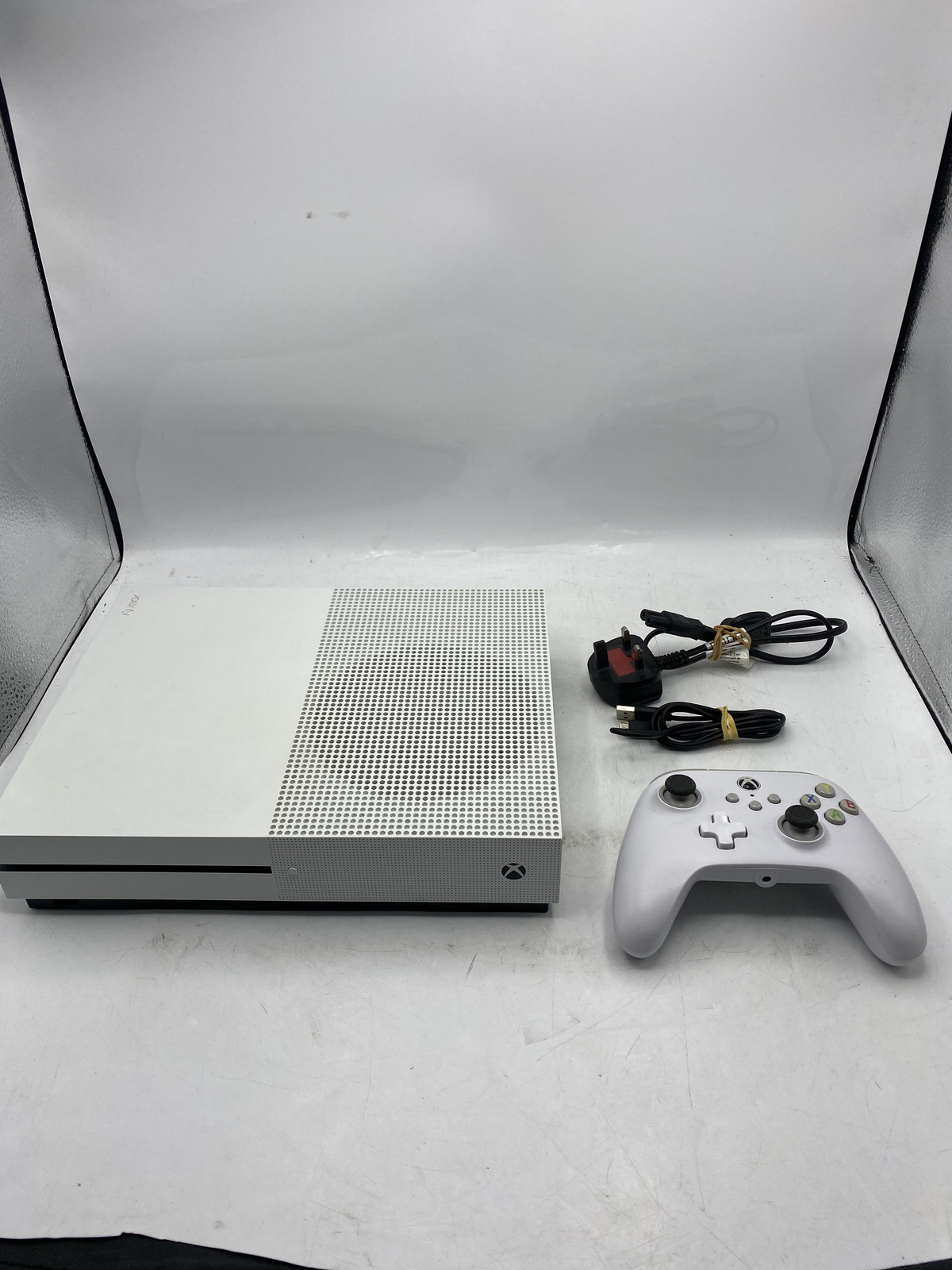 MICROSOFT XBOX ONE S (500GB) w/ POWER-A WIRED CONTROLLER {FAST SHIPPING}